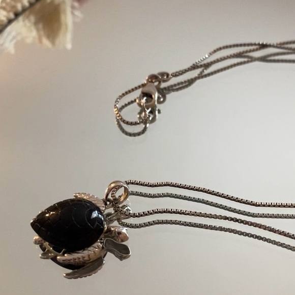 Maui Divers Jewelry Honu Collection Sea Turtle Pendant Charm - Picture 13 of 16